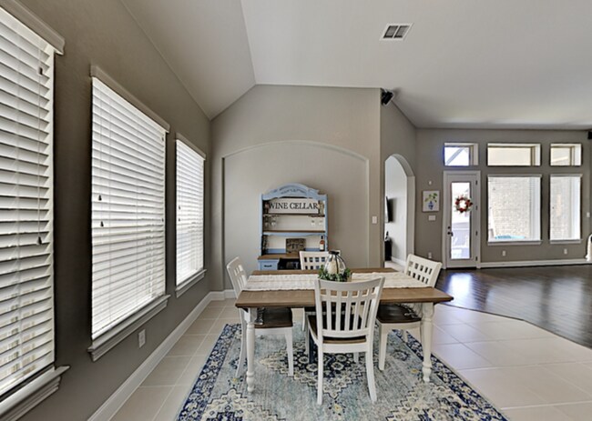 Building Photo - Spacious 4-Bedroom Ranch-Style Rental with...