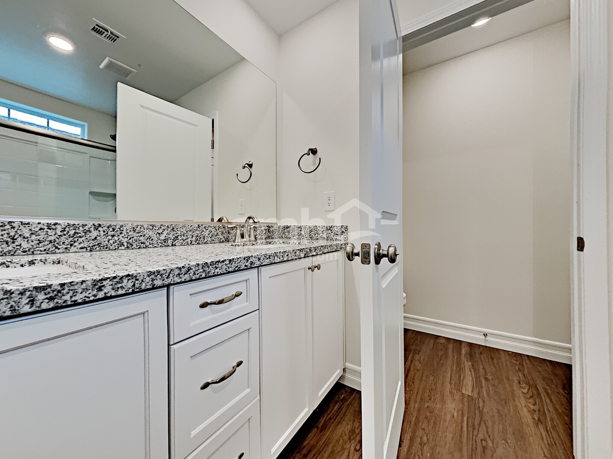 Building Photo - 6138 W Haleh Ave