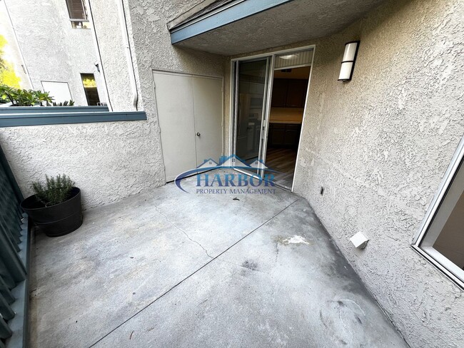 Building Photo - Beautiful San Pedro Condo 2 Bedroom 2.5 Bath