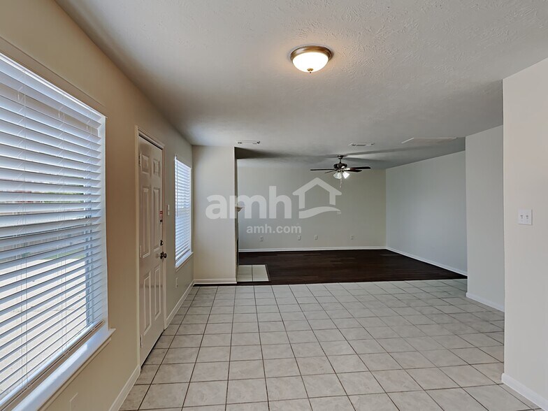 Building Photo - 26881 Monarch Manor Ln