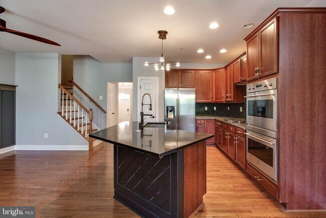 Building Photo - 7741 Crystal Brook Way