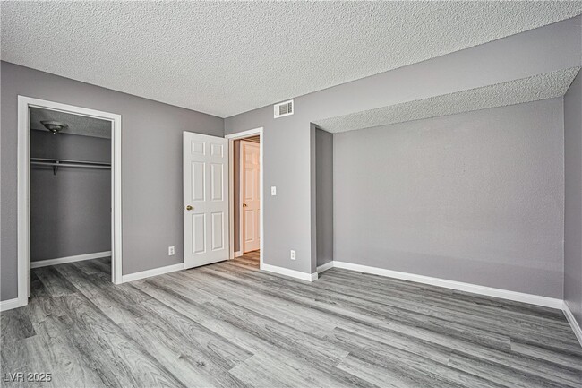 Building Photo - 4280 Tara Ave