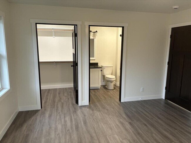 Building Photo - 16921 12th St