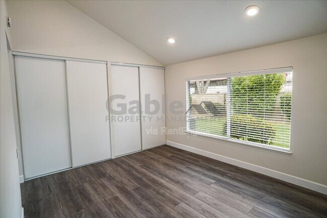 Building Photo - 23922 Avenida Entrana