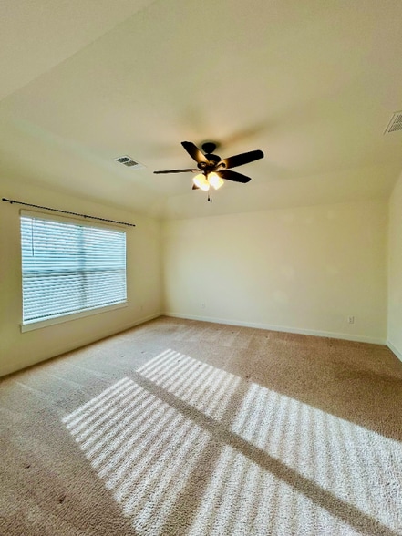 Building Photo - 741 Carol Dr