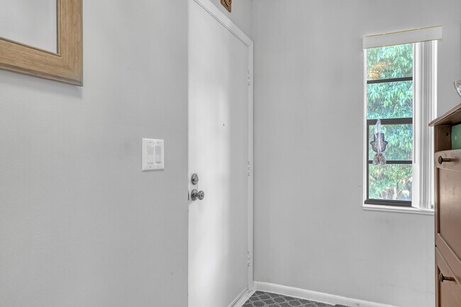 Building Photo - 21662 Arriba Real