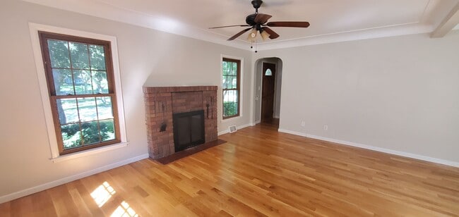 Building Photo - 2923 Arthur St NE