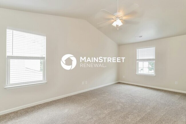 Building Photo - 3 Bedroom Pet-Friendly Home in GREENSBORO,...
