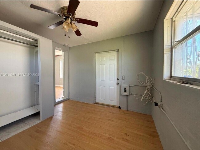 Building Photo - 405 NW 64th St