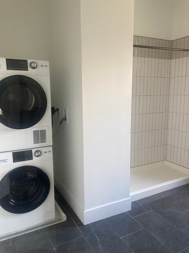 Building Photo - City Hall