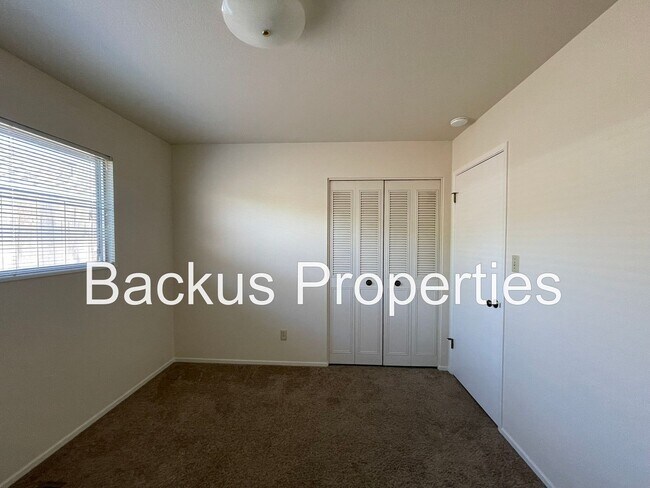 Building Photo - Beautiful four bedroom home in South Salinas