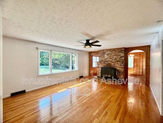 Building Photo - 1574 Lynn Rd