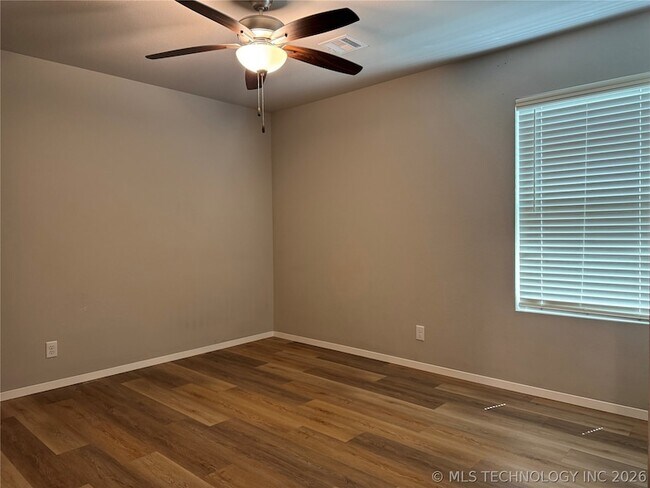 Building Photo - 13008 East 125th Place N