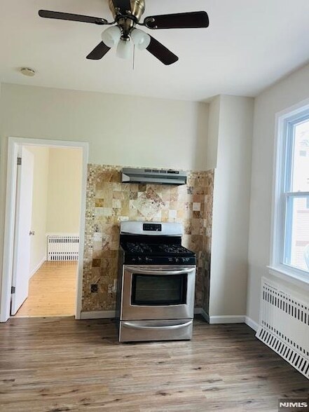 Building Photo - 176 Shaw St