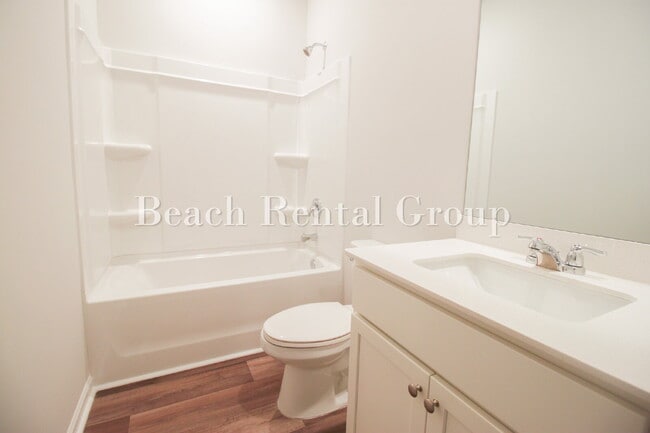 Building Photo - Gorgeous End Unit in Myrtle Beach