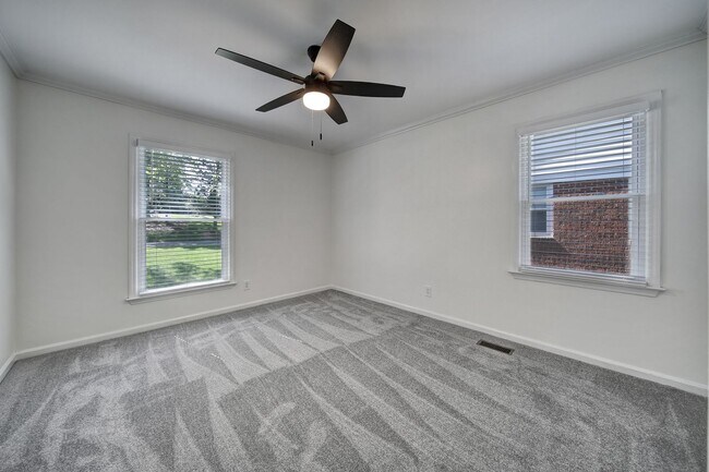 Building Photo - Charming Matthews Home for Rent!