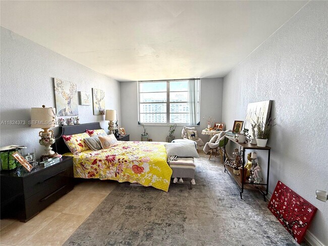 Building Photo - 2851 NE 183rd St