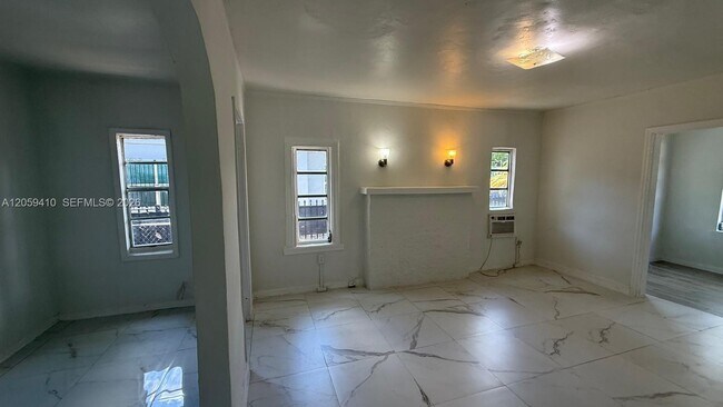 Building Photo - 836 NW 29th Terrace