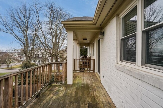 Building Photo - 70 Carroll Ave