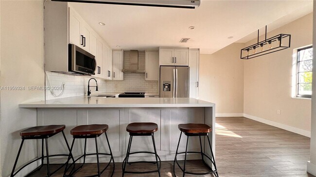 Building Photo - 3538 SW 17th St