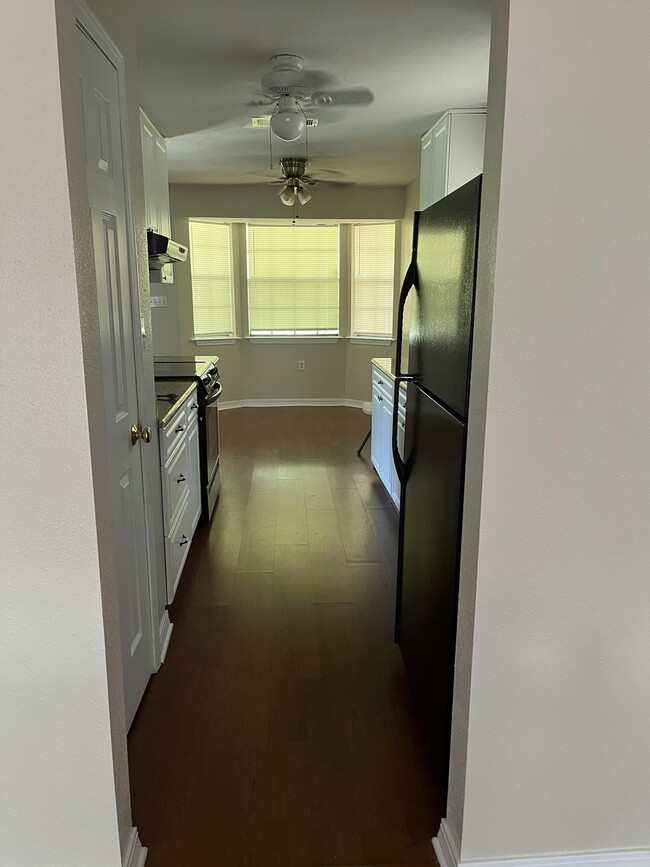 Building Photo - 315 Woodcrest Dr