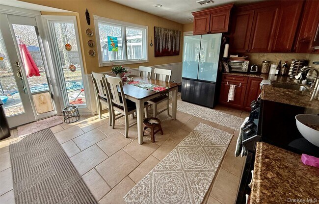 Building Photo - 32 Bellview Ave