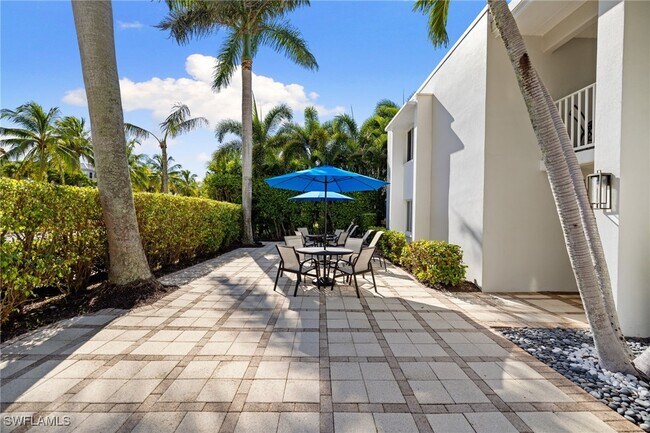 Building Photo - 175 5th Ave S