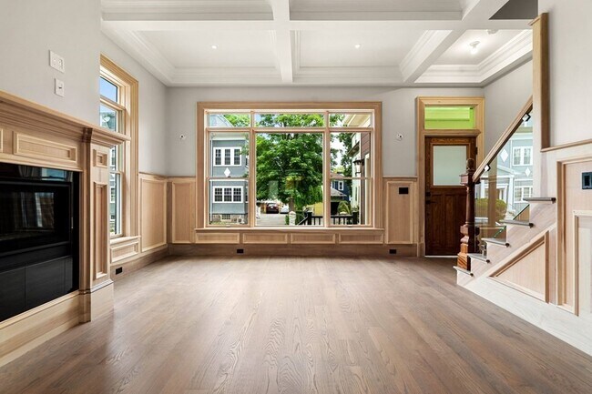 Building Photo - 6 Howland St