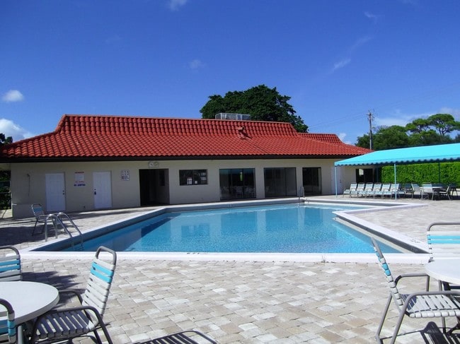 Building Photo - 2500 Fiore Way