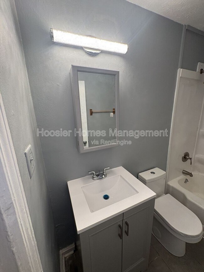 Building Photo - 1035 N Centennial St