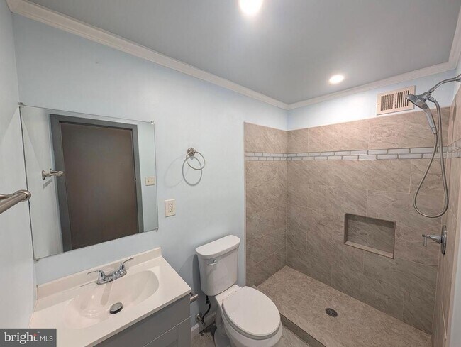 Building Photo - 1834 S 28th St