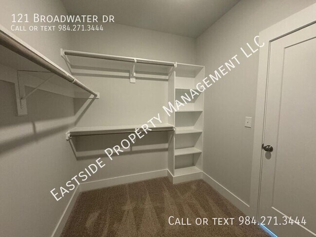 Building Photo - 121 Broadwater Dr