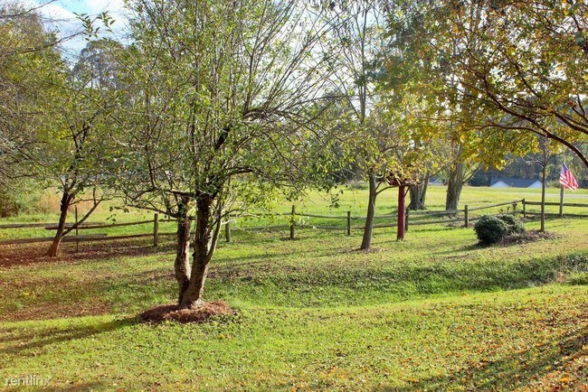 Building Photo - 4 N 2nd St