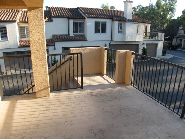 Building Photo - Corsica Villas Condo!
