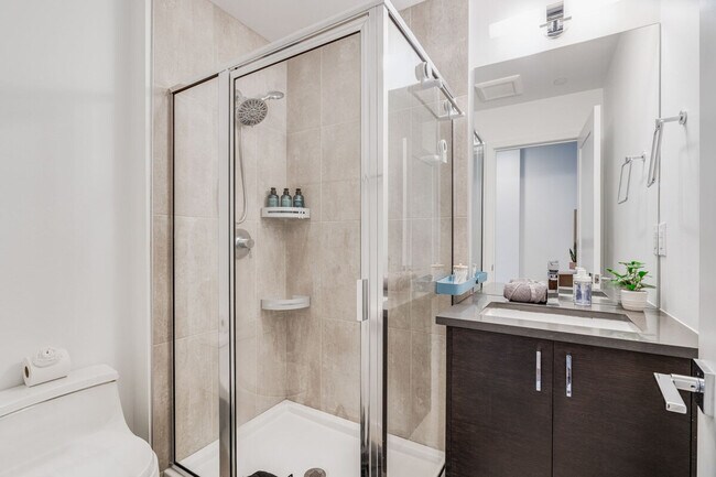 Building Photo - 724 3rd Ave N