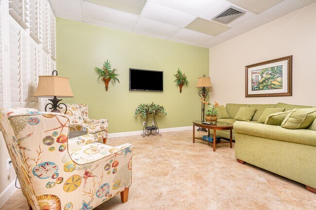 Building Photo - Fully Furnished 2-Bedroom, 2-Bath Beachfront Condo