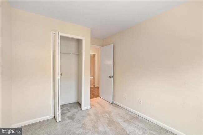 Building Photo - 8316 Linden Oaks Ct