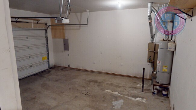 Building Photo - Sought After Single Level Family Home in S...