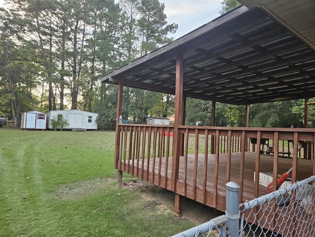 Building Photo - 2832 Clyburne St