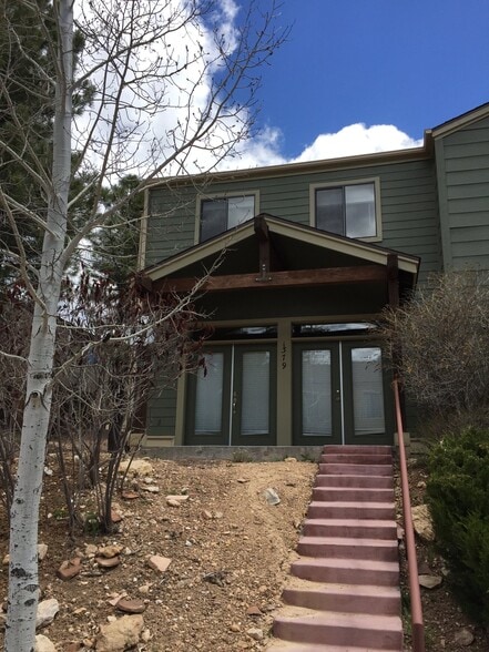 Building Photo - 1379 E Scarlet Dr