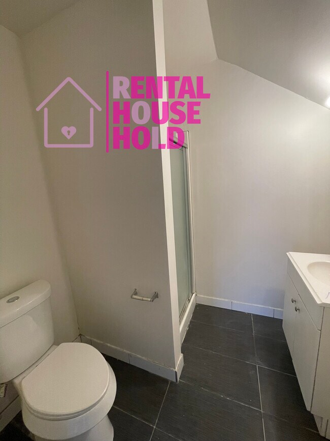 Building Photo - 10575 Beaconsfield St