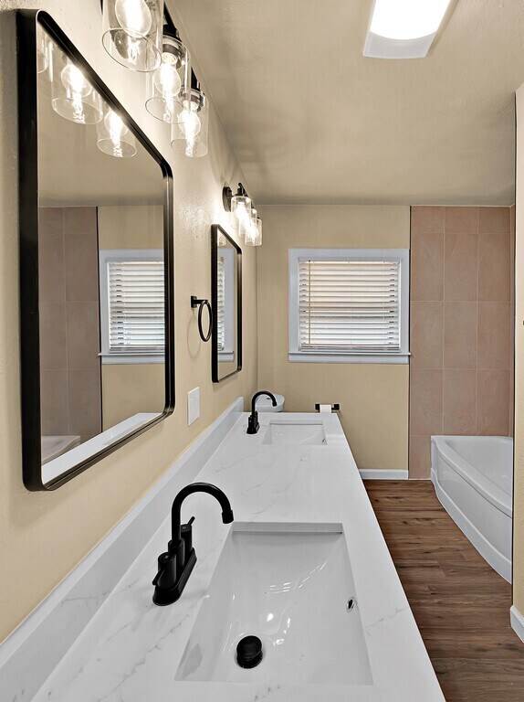 Building Photo - 3225 Edmond Ave