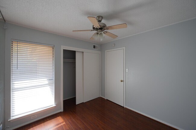 Building Photo - 2110 Rio Grande St