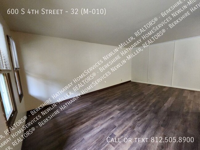 Building Photo - Downtown 1 bedroom Courtyard Apartment