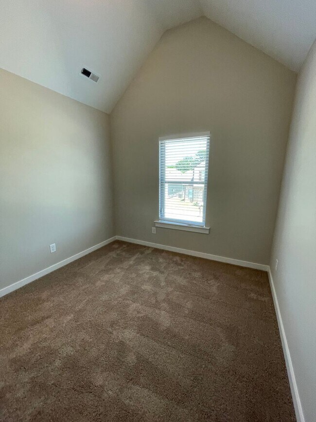 Building Photo - Home for Rent in Cullman, AL!! Available t...