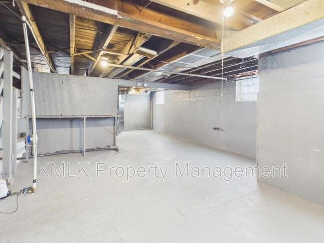 Building Photo - 806 Crouse St