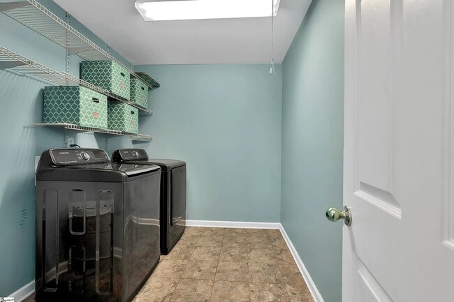 Building Photo - 504 Collingsworth Ln