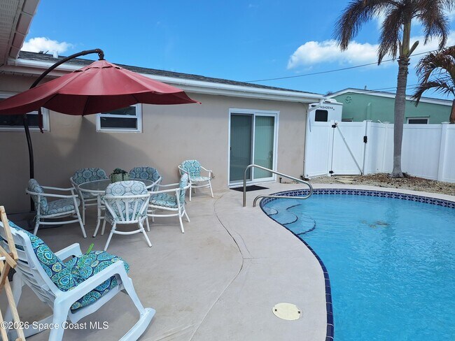 Building Photo - 279 Ellwood Ave