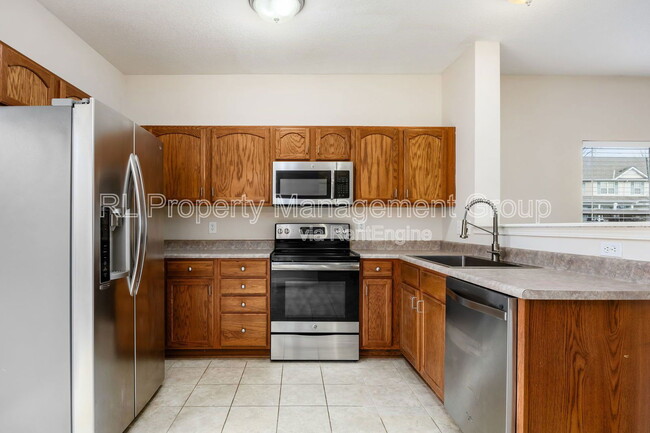 Building Photo - 1273 Grove Dr