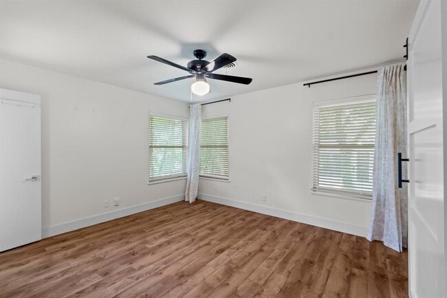 Building Photo - 5512 Delwood Dr